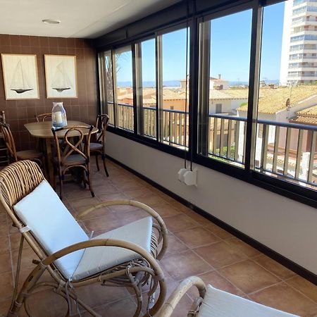 Peaceful Apartment In A Beachfront Complex マレイニ・ブラウ エクステリア 写真