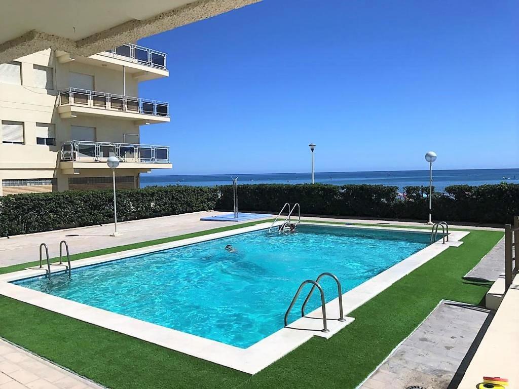 Peaceful Apartment In A Beachfront Complex マレイニ・ブラウ エクステリア 写真