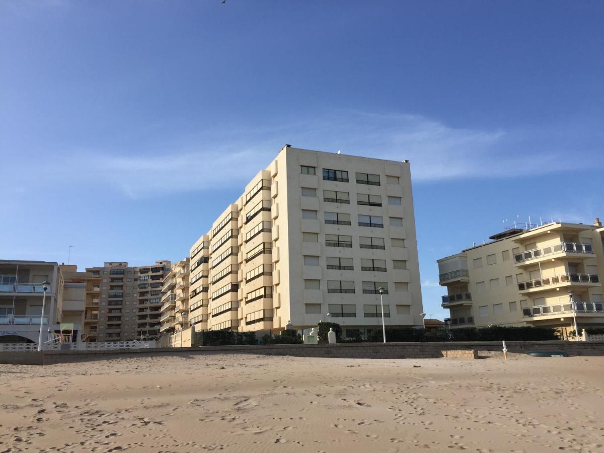 Peaceful Apartment In A Beachfront Complex マレイニ・ブラウ エクステリア 写真
