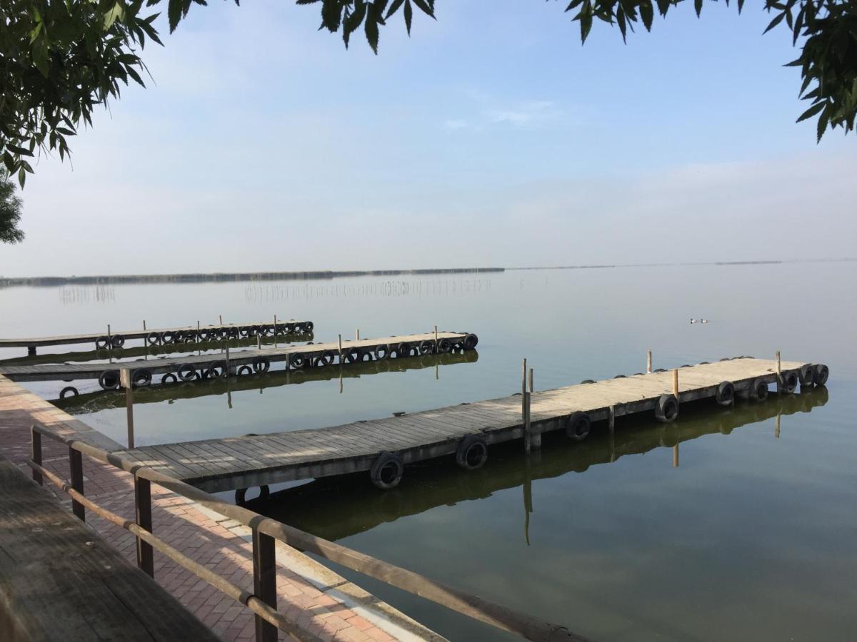 Peaceful Apartment In A Beachfront Complex マレイニ・ブラウ エクステリア 写真